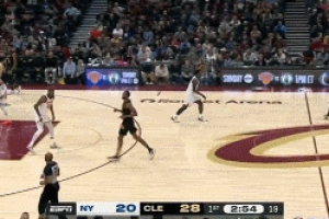 传射建功！莫布里高位直塞助亨特暴扣 随后接米切尔抛传起飞炸筐