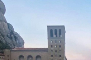 世体：巴萨正在启动一项球迷徒步活动，报名费从33欧至55欧不等