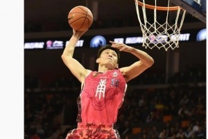 周鹏：回想起那一年在东莞全明星赛的扣篮 希望今年可以再来一次