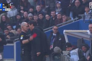 头顶裁判！法国裁判工会谴责丰塞卡：不可容忍的行为，无法接受