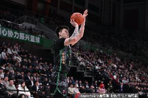 状态复苏！张镇麟14中6拿到18分3板2助1帽