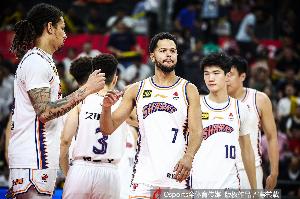 上海外援哈维&山西外援凯尔上赛季曾是队友 今日凯尔为老队友报仇