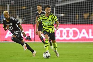 汉堡中场维埃拉：拜仁是最佳球队之一 塔帅建议我踢出自己风格