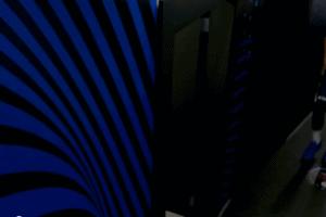 用力过猛？东契奇首节结束时回更衣室 次节小跑回来表情有点难受