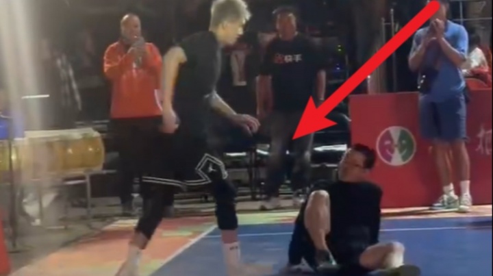 记仇徐静雨和追梦五一挡拆接球上篮被郭艾伦帽翻在地