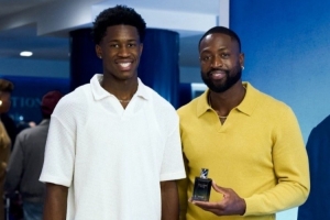 偶像！埃奇库姆：韦德告诉我有任何需要随时可以联系他