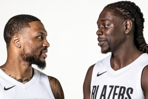 风格真的很搭！美媒晒利拉德霍勒迪媒体日合影：要是18年不敢想