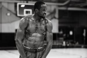 夸梅：有些球员喜欢在社媒训练&这是表演 真正的训练都是封闭式的