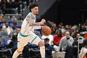 受犯规影响！三球仅出战25分钟 14中7&三分7中1拿到18分4板7助