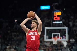 申京：我罚球时不再和篮球对话了 最多偶尔说几个词