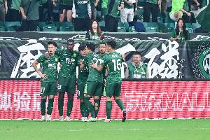 博主：由于当地训练条件不佳，国安今日赴河内直接进行踩场训练