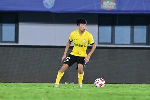 足球报：海港有意引进杨希 徐彬大概率留洋但不确定因素颇多