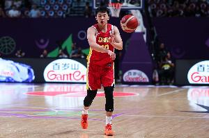 媒体人：王俊杰比小曾和张镇麟强在持球 这对现代篮球锋线太重要