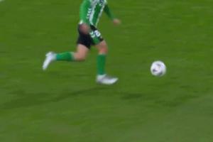 有内鬼！伊斯科重伤复出第一场比赛，开场3分钟被队友再次踢伤