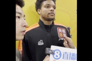 江苏外援爱德华兹谈新赛制：时间更短了 每个回合可能更重要一些