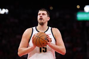 赛马！阿德尔曼：若篮球是唯一目标会很可悲  约基奇是很好的榜样