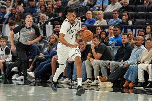 摧枯拉朽！扎威直冲内线 起飞力压庄神暴力隔扣