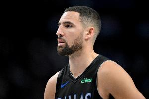 我可是四冠分卫！克莱梦回巅峰 不讲理三分连续进！下半场6个了