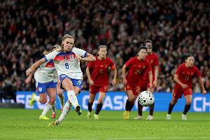 黄健翔：中国女足与欧美整体差距早已无法回避，最大差距身体条件