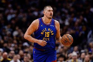 有记录以来半场15+10+5次数：约基奇22次断层领跑 詹姆斯12次第二