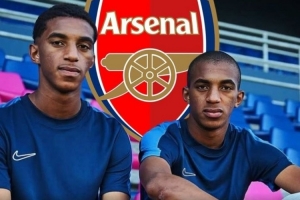 记者：金特罗兄弟通过阿森纳体检，两人已经返回厄瓜多尔