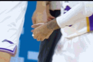 王者归来！同曦追到2分 里勒手缠绷带连中三分&2+1独得9分