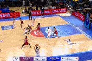 功亏一篑！威金顿试图造三分犯规但裁判没理会 自己还打到于米提