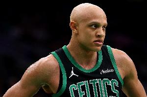 空中漫步！沃尔什中路突击 起飞滑翔上篮打成2+1