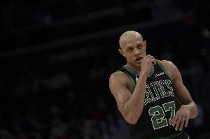 沃尔什：得分后我不会想刚才发生的事只想回防 这是我关注的重点