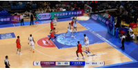 神来之笔！逄砚钧抢断后超远三分出手 压哨洞穿篮心
