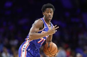 出手有点少！埃奇库姆24分钟8投4中 拿到12分4篮板