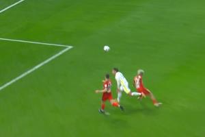 王国明两连扑VAR判重罚！张玉宁造点，法比奥点射被扑+补射再被扑