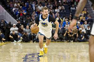 斯潘塞：我们今天只有十名球员能打 不过这十个人都很年轻