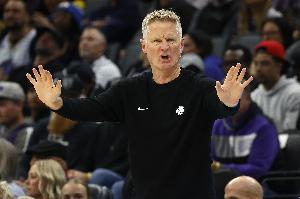 科尔：明天可能有5个人复出 今天用了10个人&没法让15个人都上