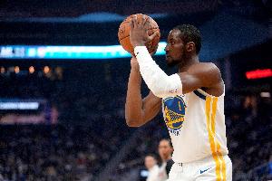 还有救吗？上场10中1发脾气的库明加今天首节继续被DNP