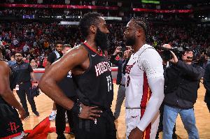 小里：哈登没有关键球能力 他季后赛表现跟韦德不是一个级别