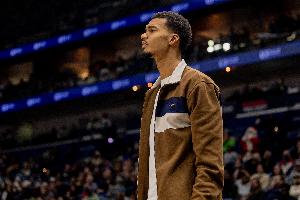 NBA杯半决赛对阵雷霆！解说：文班下场要是回来 能拦住雷霆吗？