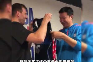 杨毅回忆当年王治郅没有再续约：那时候小牛队难受，大郅更难受！