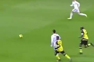 相辅相成！BBC的招牌反击！C罗策动，贝尔助攻本泽马破门！