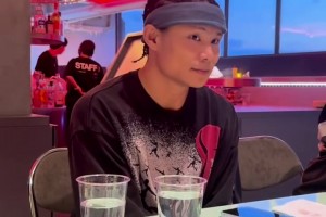 普陀队伴手礼桃花猫、东海鱼玩偶丑萌得让人摸不着头脑~