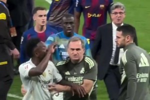 维尼修斯和亚马尔对线时，差点和国家队队友拉菲尼亚干起来