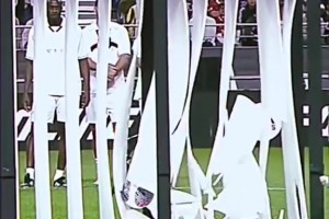 我就知道！传奇球星的射门力量挑战，卡洛斯出场终结比赛！