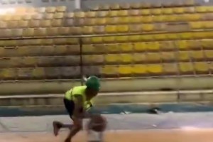 身手相当矫健！张镇麟在上海男篮正式比赛的首次得分！